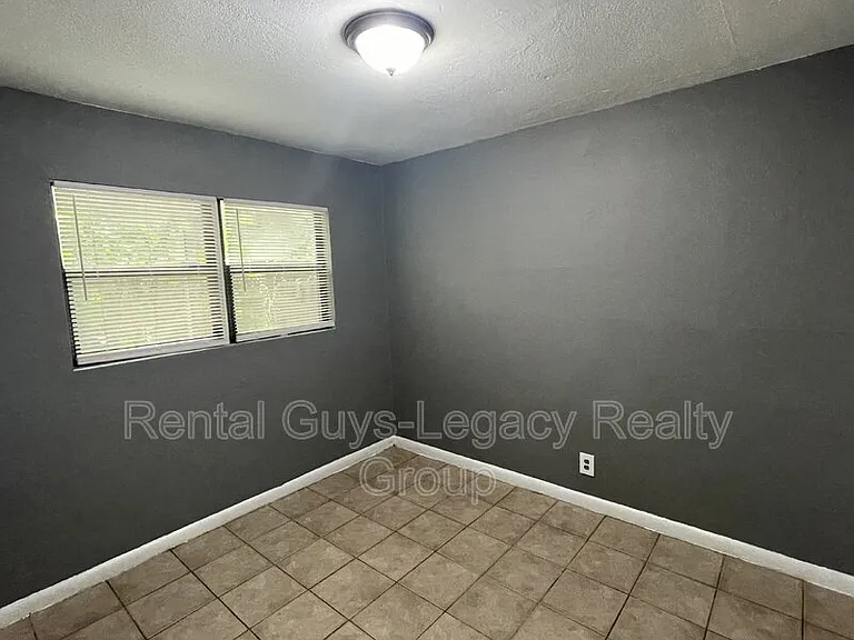 1738 Wright Ave #1 — Photo 14
