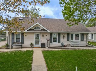747 Lakeview Dr, Manteno, IL
