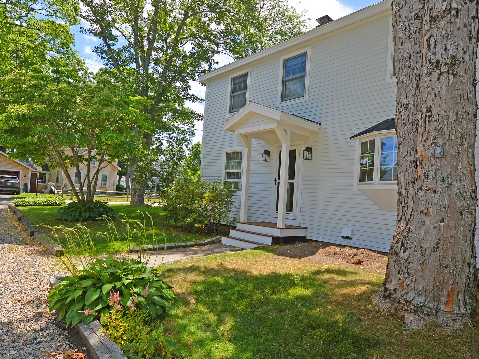 4 bed, 2124 sqft, $2,800 — Photo 2