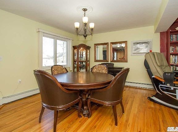 2nd image of 18 Tulip Ln