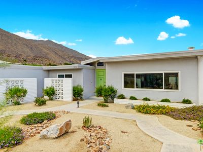 2550 S Sierra Madre, Palm Springs, CA, 92264