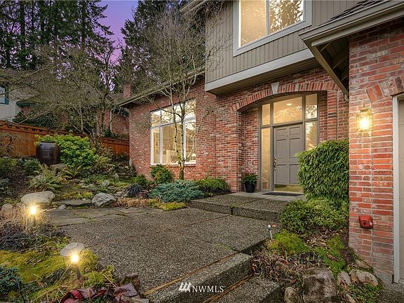 2nd image of 16030 NE 58th Ct