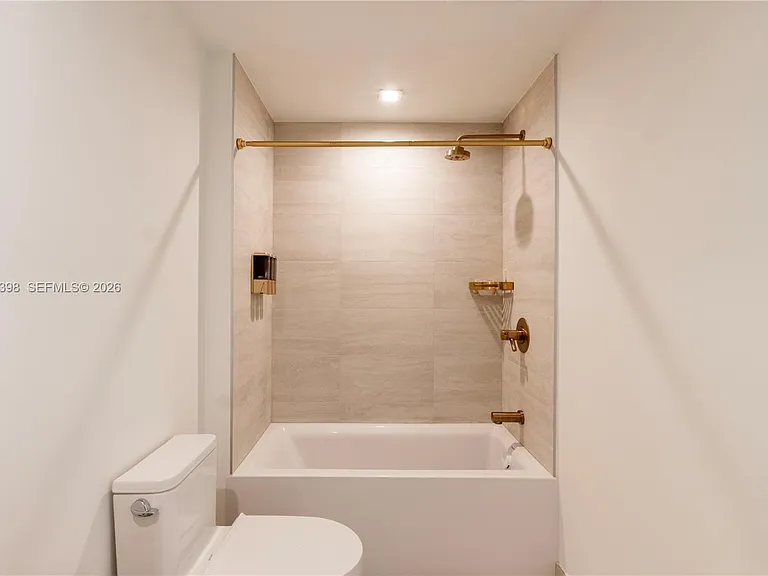 77 SE 5th St #1910 — Photo 9