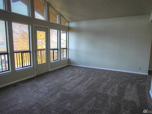 5th image of 2025 S Beaumont Dr
