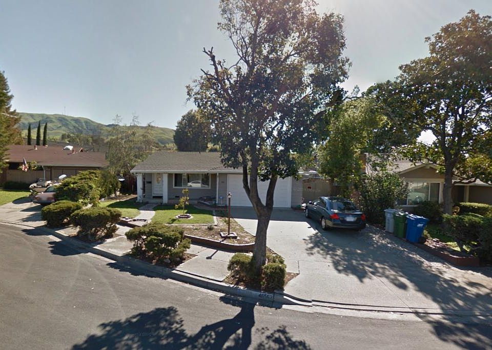 1st image of 46562 Bradley Ct