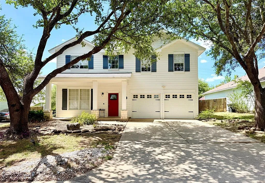 4 bed, 2.5 bath, 2019 sqft, $2,350 — Photo 1