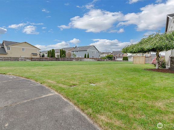 4th image of 4721 205th Street Ct E