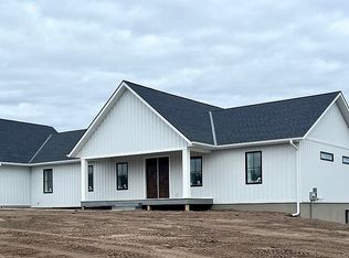 1827 Farmview Ln, Petoskey, MI 49770