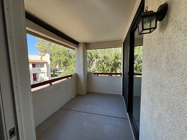3 bed, 1220 sqft, $2,500 — Photo 4