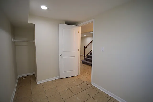 1016 N Ridgeway Ave #1R — Photo 13