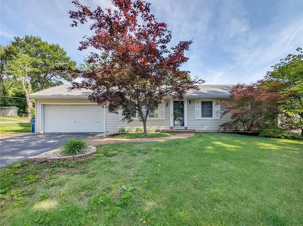 2 Shireford Ln, Saint Louis, MO 63135