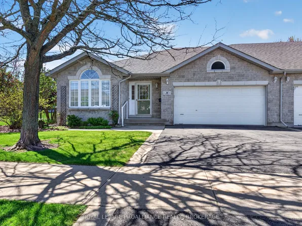 30 Ellesmeer Ave, Kingston, ON K7P 3H8