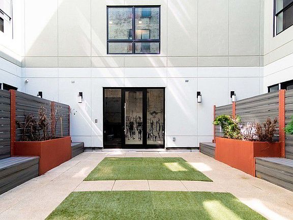 5th image of 806 Saint Johns Pl APT 4D