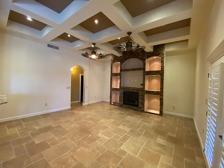 390 Burkett — Photo 19