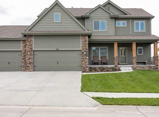 18911 Willow St, Omaha, NE 68136