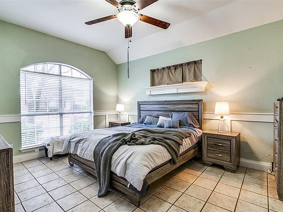 3rd image of 2551 Daybreak Dr