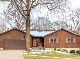1615 Morris Ave NW, Cedar Rapids, IA 52405