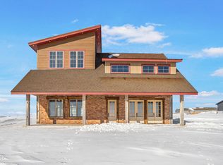 14937 Hoss St, Williston, ND 58801