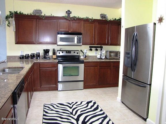 4th image of 1116 Serengeti Way