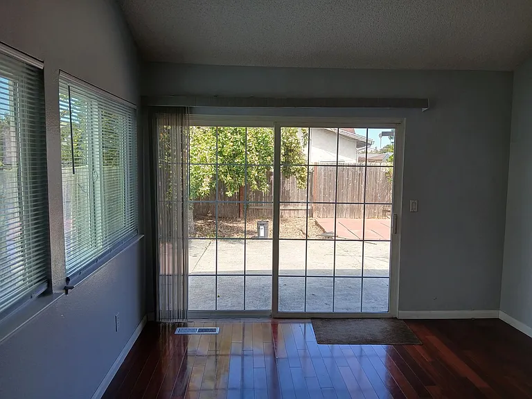 400 Mokelumne Dr — Photo 13