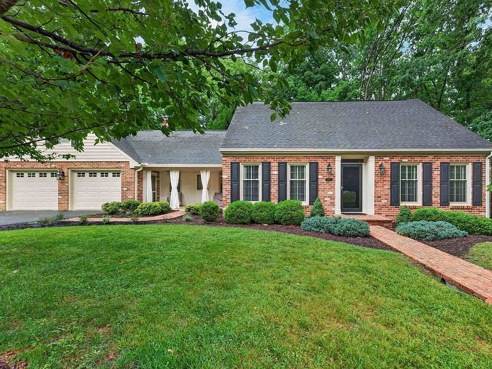 1st image of 403 Ridgecrest Ln