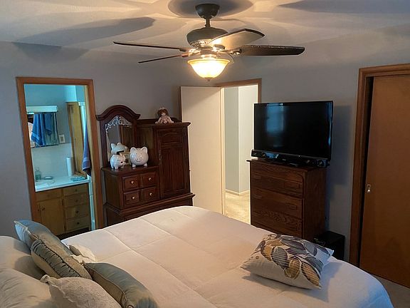 4th image of 214 Crestwood Ln