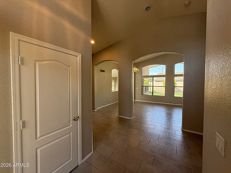 1644 E Oakland St — Photo 5