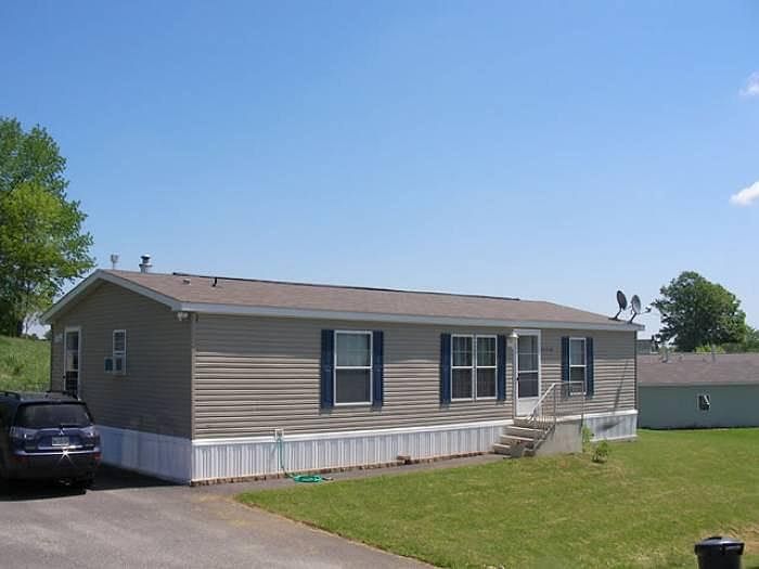 2nd image of 2475 Emery Hills Dr