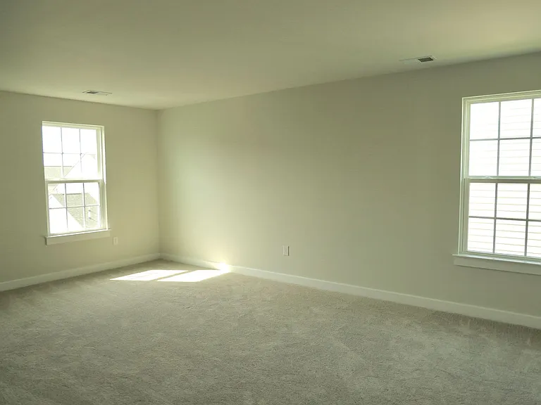 1331 Darling Dr — Photo 10
