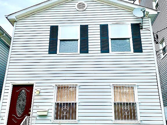 2nd image of 270 Forrest St