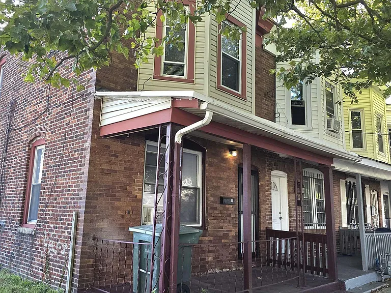 604 N Indiana Ave — Photo 3