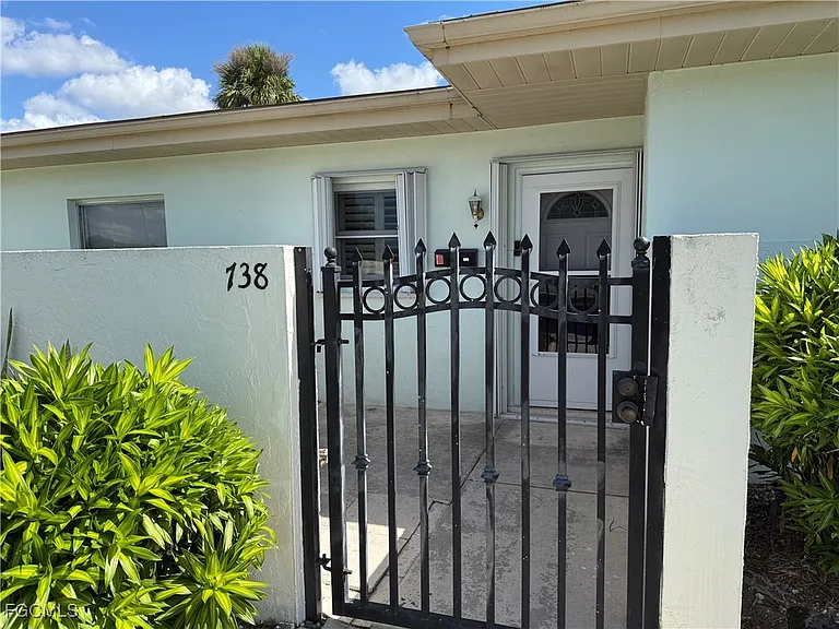 738 Joel Blvd — Photo 1
