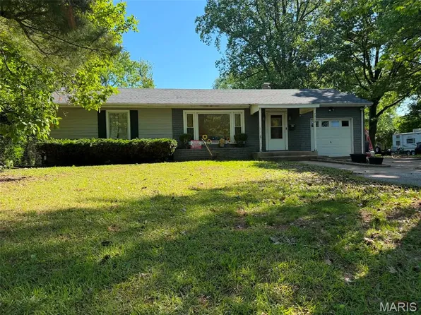 7019 W B St, Belleville, IL 62223