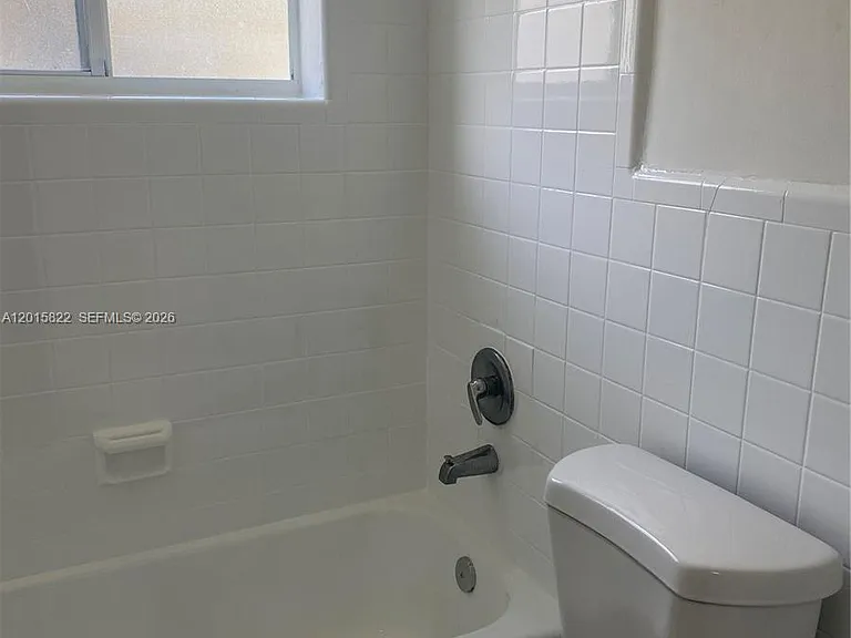 14305 NE 6th Ave #1 — Photo 4