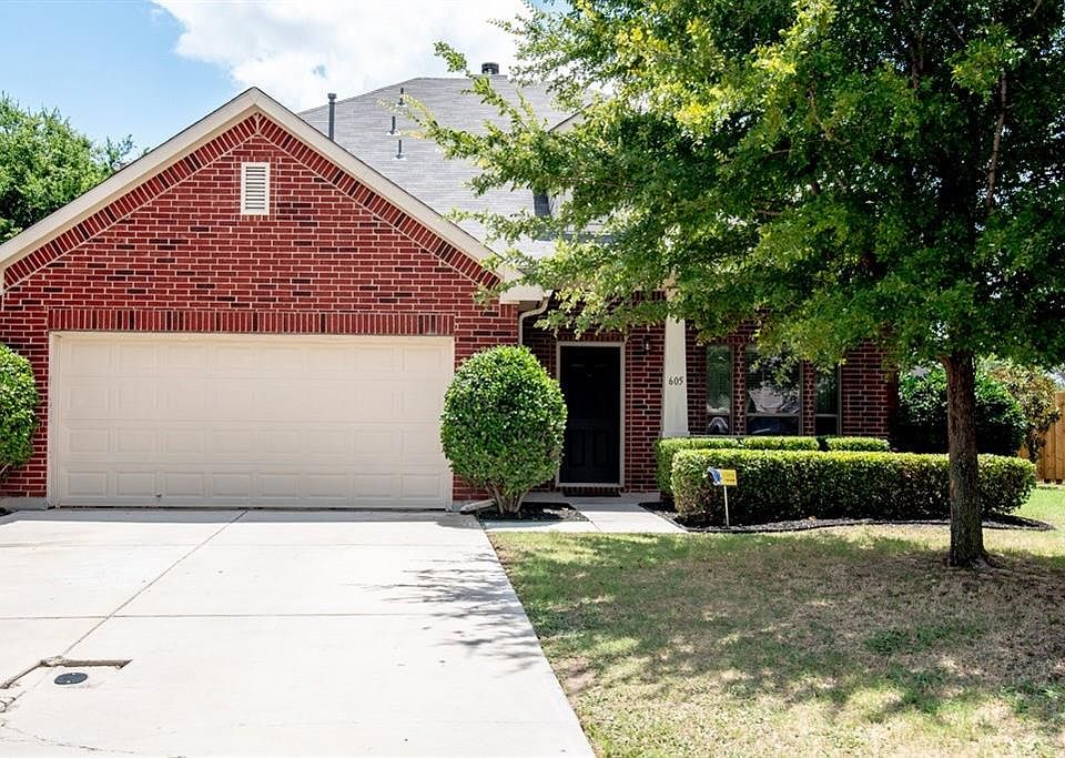 1st image of 605 Kentucky Derby Ln