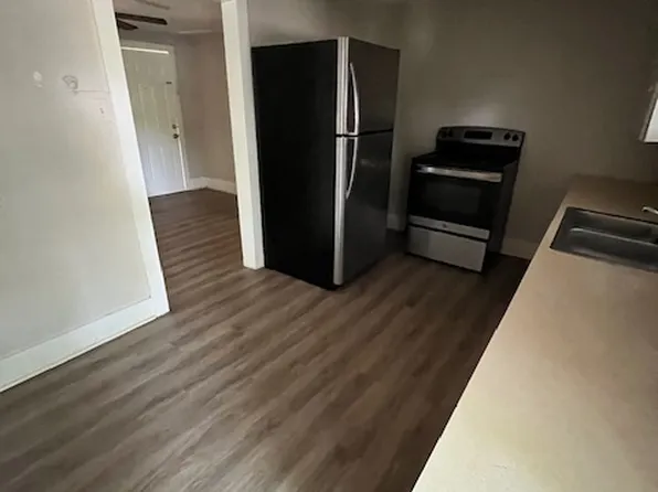 610 W Brazos St APT 4, Victoria, TX 77901