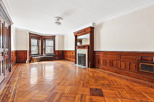 1st image of 212 8th Ave #1