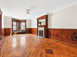 212 8th Ave #1, Brooklyn, NY 11215