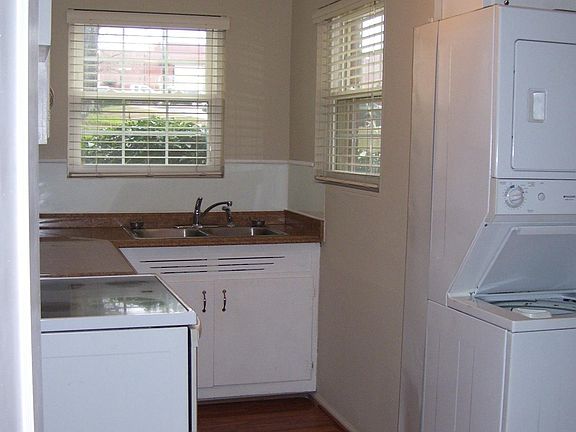 5th image of 100 Lewis Dr APT 21B