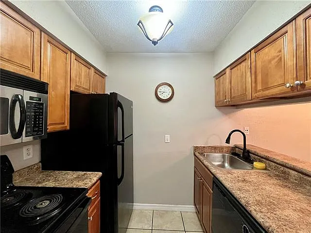 2330 Edenborn Ave #319 — Photo 9