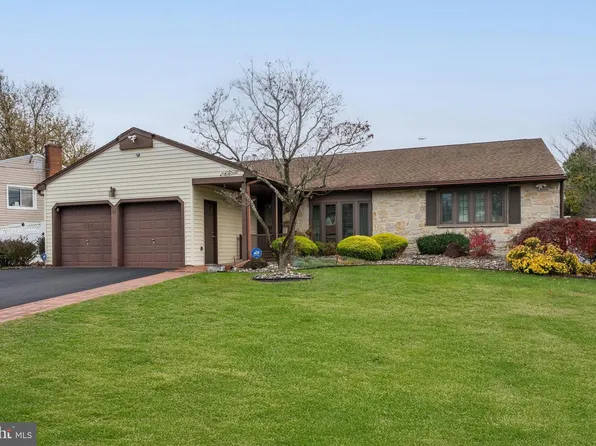 19 Orchid Ln, Cherry Hill, NJ 08002