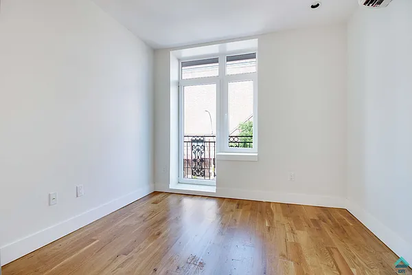 Rented by EXR | media 31