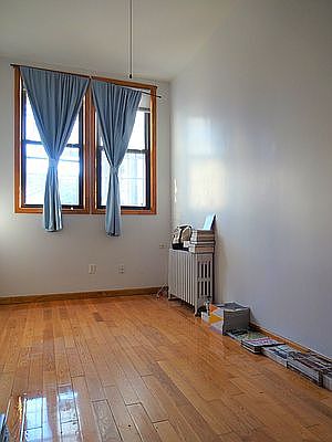 3rd image of 35 Henry St APT 3