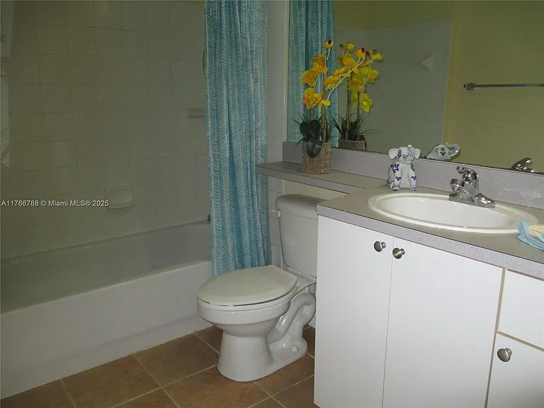 9201 Collins Ave #1021 — Photo 10