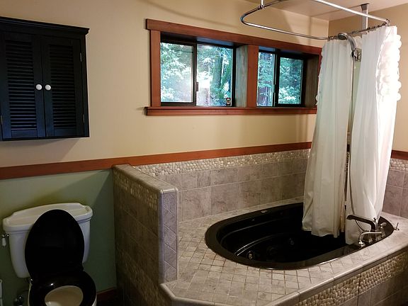 Jet powered Soaking tub