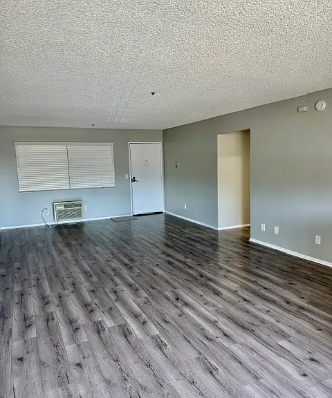 5000 Echo Street — Photo 7