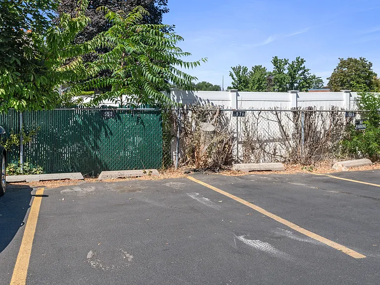 553 N 200 W — Photo 40