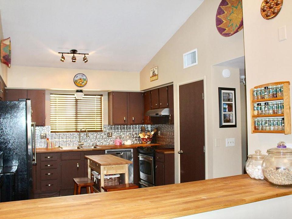 1st image of 7271 N Las Quintas Dr