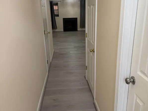 42856 Golf View Dr, Chantilly, VA 20152