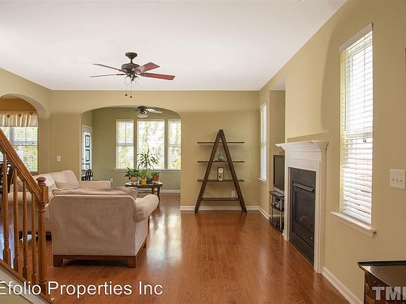 3rd image of 244 Murray Glen Dr